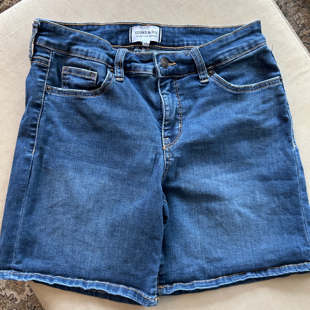 Women’s Crown and Ivy Shorts